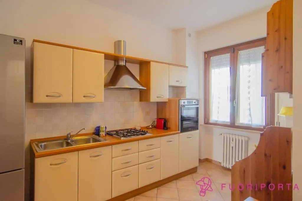 דירות פארמה Emy House 0*,  איטליה